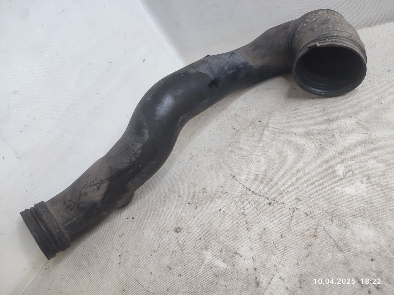 патрубок воздушного фильтра Citroen Jumper 2 поколение 2007, 2.2 л., 4HU (P22DTE), дизель, 6МКПП, микроавтобус, 143498 - фото №1