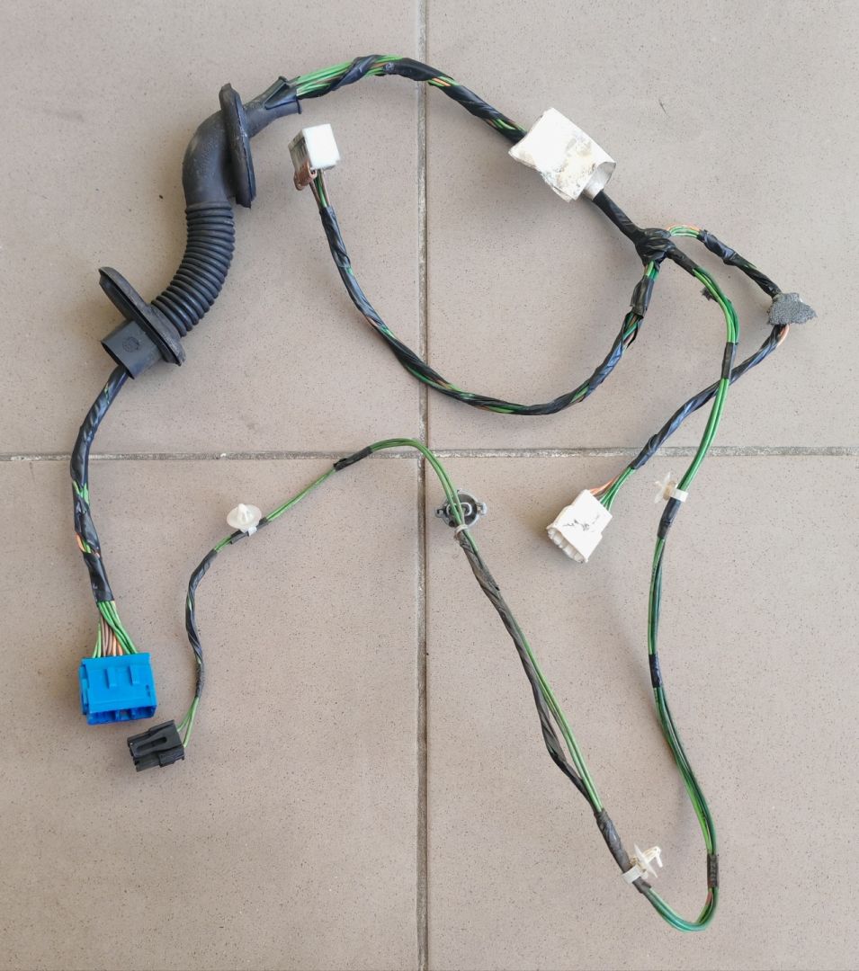 дверная проводка IVECO Daily 3 поколение 35s12 2004, 2.3 л., F1AE0481B, дизель, 5МКПП, микроавтобус - фото №1