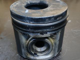 поршень IVECO Daily 3 поколение 40C13 2005, 2.8 л., дизель, микроавтобус, 500331965