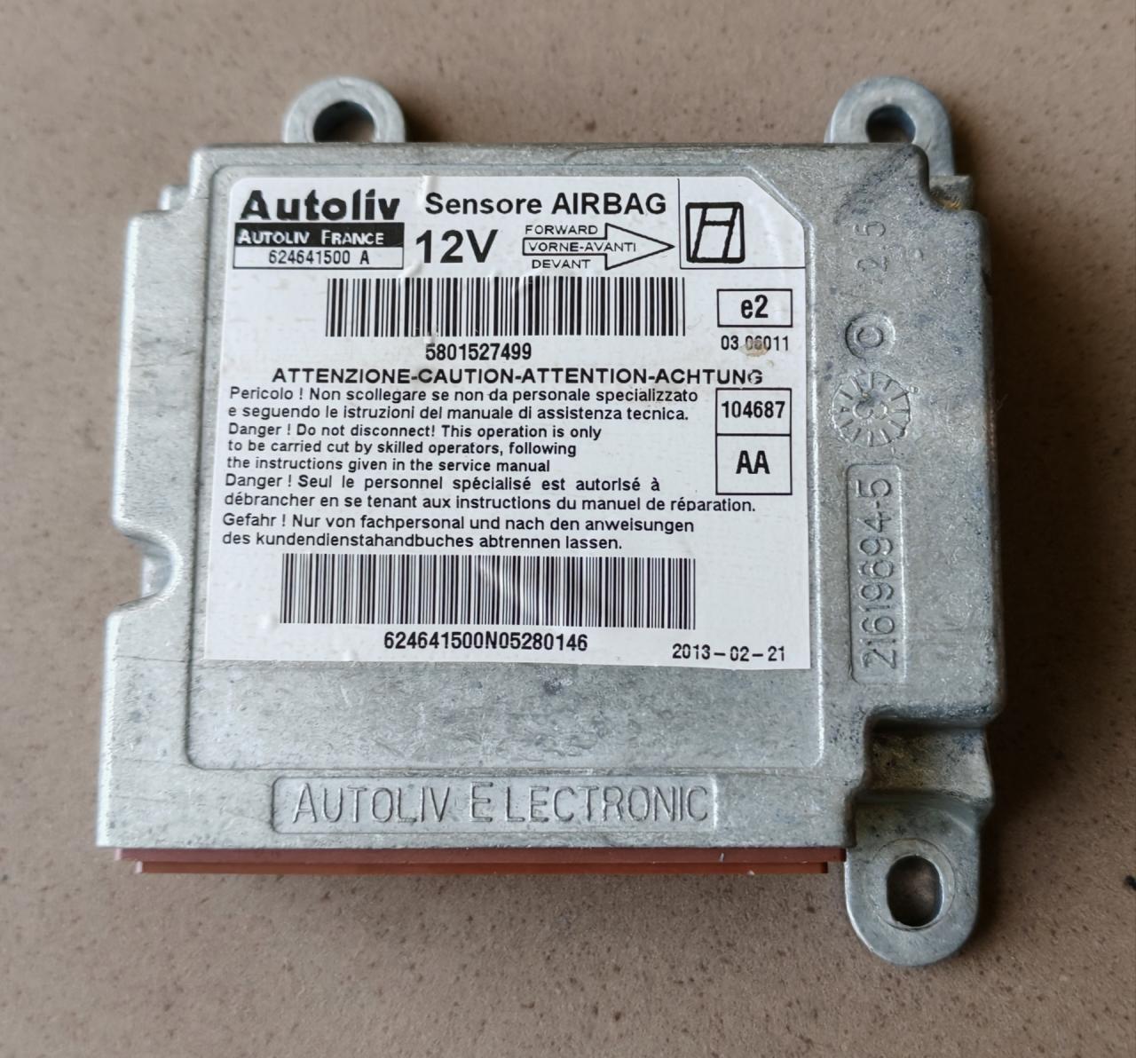 блок AirBag IVECO Daily 5 поколение 35S11 2013, 2.3 л., дизель, фургон, 5801527499 - фото №1