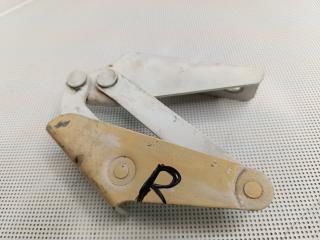 петля капота правая IVECO Daily 3 поколение 40C13 2005, 2.8 л., дизель, микроавтобус, 56087045