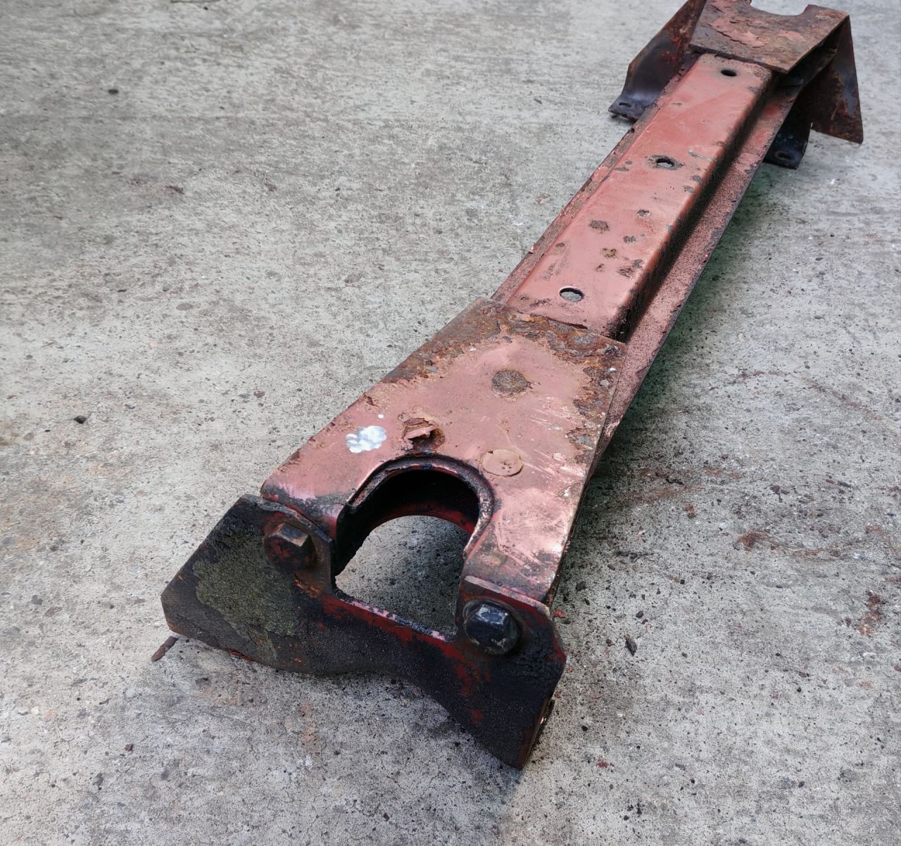 балка подвески передняя (подрамник) IVECO Daily 2 поколение 35-8 1995, 2.5 л., 8140.07.3713, дизель, микроавтобус, задний привод, 93803844 - фото №1