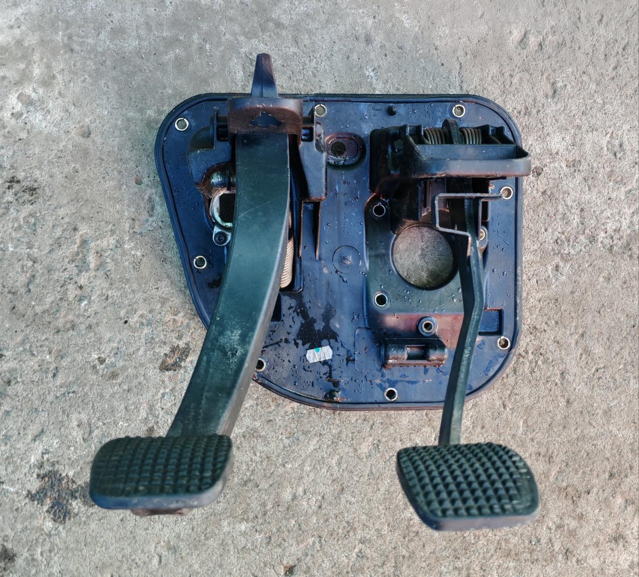 узел педальный (блок педалей) IVECO Daily 3 поколение 2001, 2.8 л., дизель, МКПП, микроавтобус, 500328766, 500328770 - фото №1