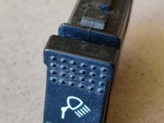 кнопка (выключатель) IVECO Daily 4 поколение 35S11 2009, 2.3 л., дизель, фургон, задний привод, 69500491