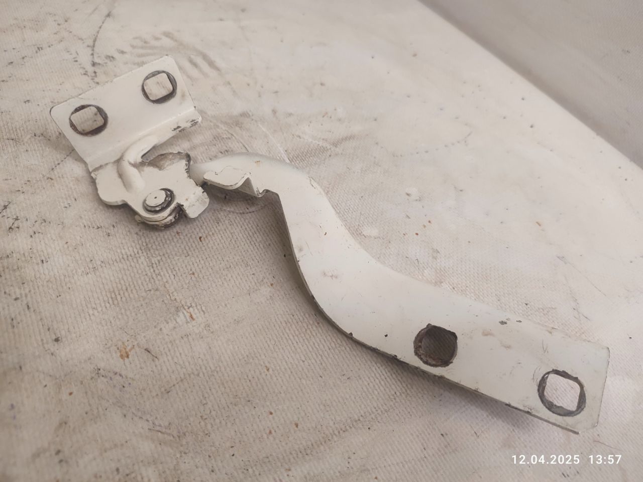 петля капота левая Citroen Jumper 2 поколение 2007, 2.2 л., 4HU (P22DTE), дизель, 6МКПП, микроавтобус, 7912A5 - фото №1