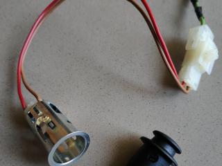 гнездо прикуривателя BMW 3 серия E90/E91/E92/E93 E90 2007, 2.0 л., N46B20BX, бензин, 6МКПП, sparkling graphite, седан, 61346947184