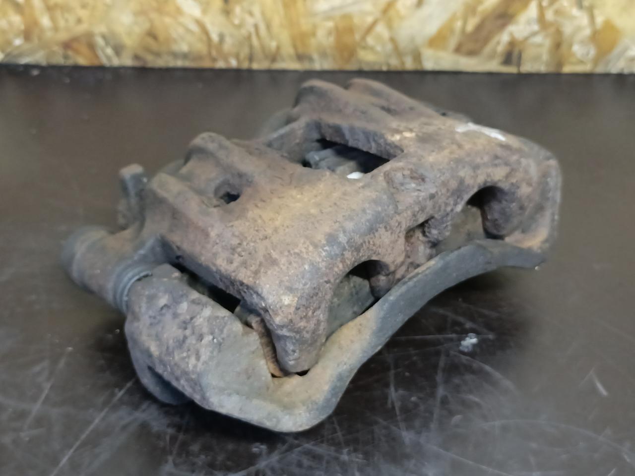 суппорт задний левый IVECO Daily 3 поколение 2001, 2.8 л., дизель, МКПП, микроавтобус, 42530362, 42536174, 42536626 - фото №1