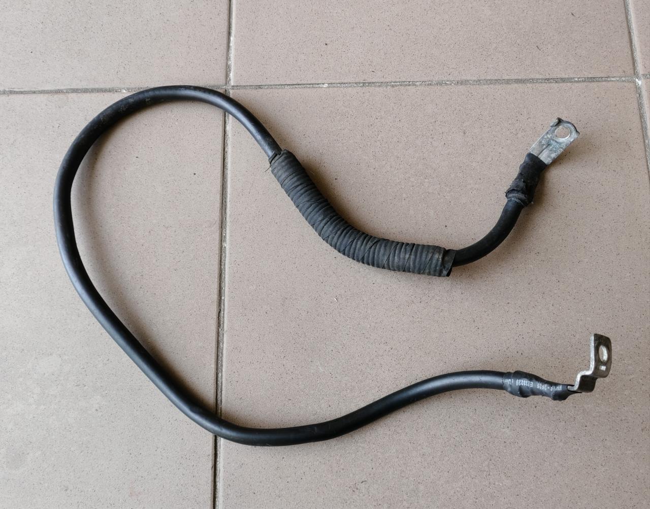 минусовой провод аккумулятора IVECO Daily 5 поколение 35S11 2014, 2.3 л., F1AE3481A, дизель, робот, фургон, задний привод - фото №1
