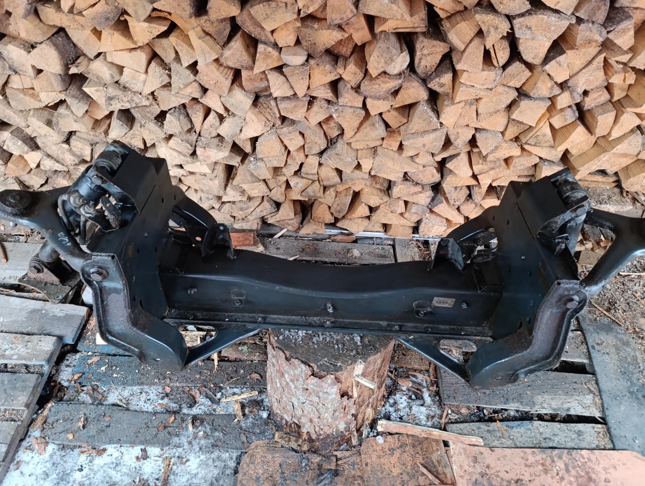 балка подвески передняя (подрамник) IVECO Daily 4 поколение 35C15 2008, 3.0 л., F1CE0481F, дизель, МКПП, микроавтобус, задний привод, 504129774, 0793302096, 504121429 - фото №1