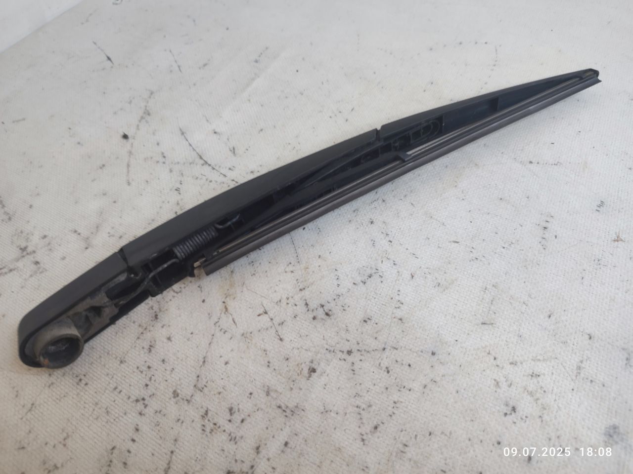 щеткодержатель (поводок стеклоочистителя, дворник) Renault Duster 1 поколение HSM 2014, 1.6 л., K4M 696, бензин, 5МКПП, внедорожник 5 дв., 287800688R, 287813055R - фото №1