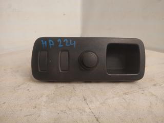 прикуриватель Renault Duster 1 поколение HSA 2013, 1.5 л., K9K 896, дизель, 6МКПП, белый, внедорожник 5 дв.