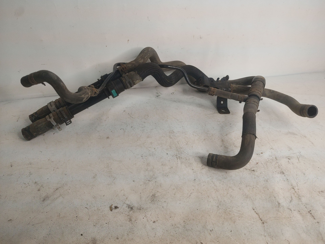 патрубок радиатора Ford Transit 8 поколение L3H2 2017, 2.0 л., YMF6, дизель, 6МКПП, фургон, 2534063, 2534057, 2073202 - фото №1