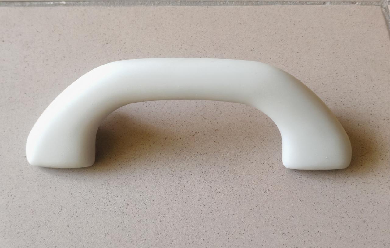 ручка внутренняя потолочная Volkswagen Tiguan 1 поколение 2009, 2.0 л., CBAB, дизель, МКПП, 1K0857607M - фото №1