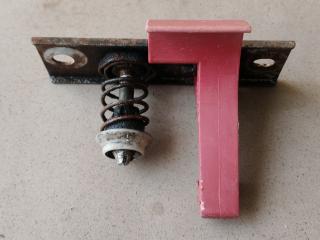 захватный крюк капота IVECO Daily 4 поколение 35C15 2008, 3.0 л., F1CE0481F, дизель, МКПП, микроавтобус, задний привод, 3804437