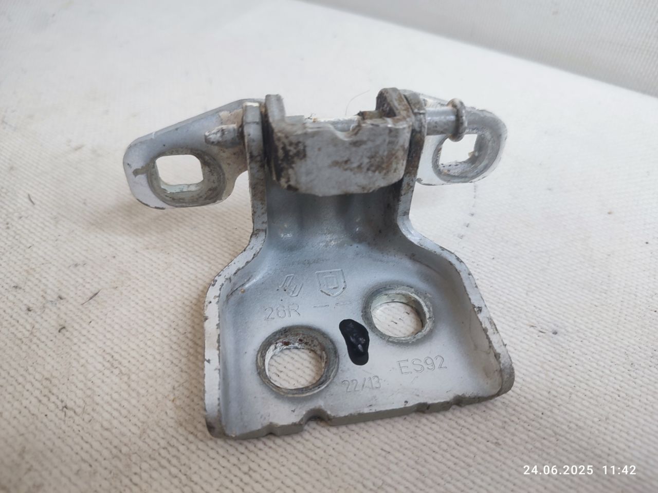 петля двери Renault Duster 1 поколение HSM 2014, 1.6 л., K4M 696, бензин, 5МКПП, внедорожник 5 дв., 804209726R - фото №1