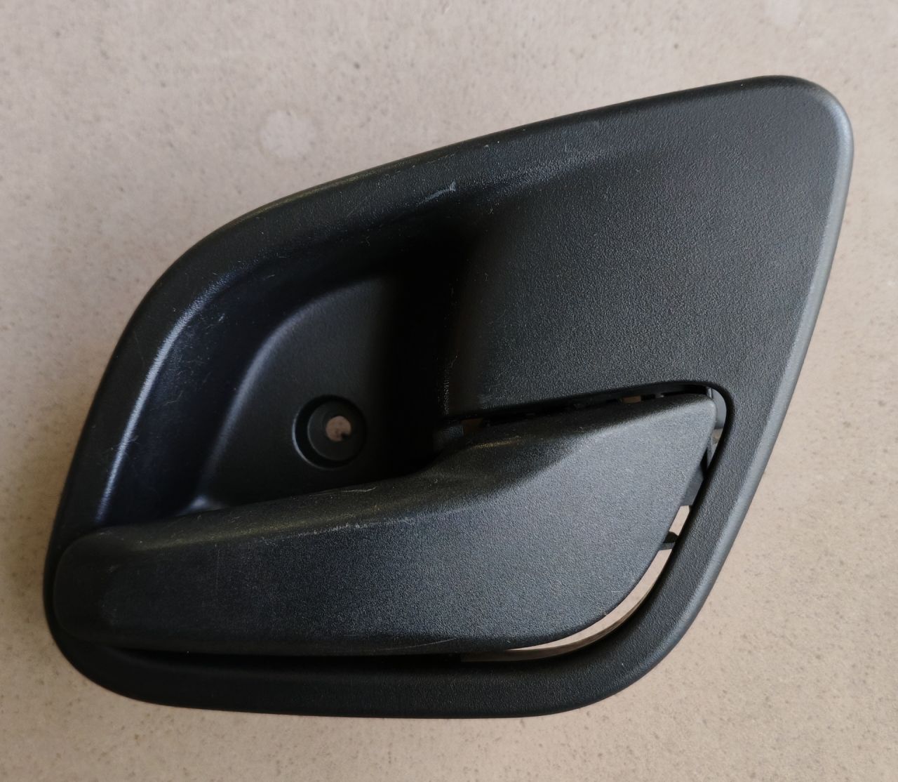 ручка внутренняя передняя правая IVECO Daily 6 поколение 35c12 2017, 2.3 л., F1AFL411B, дизель, АКПП, грузовик, 5801834162, 5801568445 - фото №1