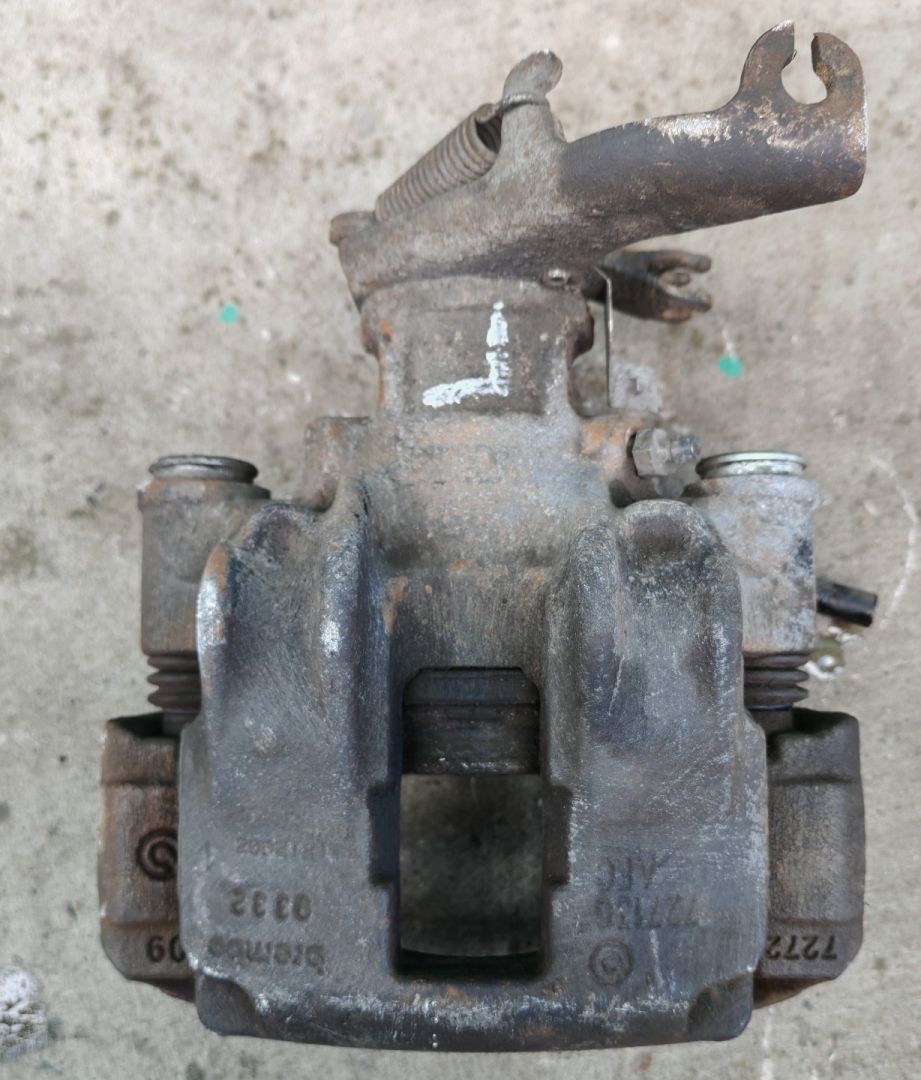 суппорт задний левый IVECO Daily 6 поколение 35c12 2017, 2.3 л., F1AFL411B, дизель, АКПП, грузовик, 5802137538 - фото №1