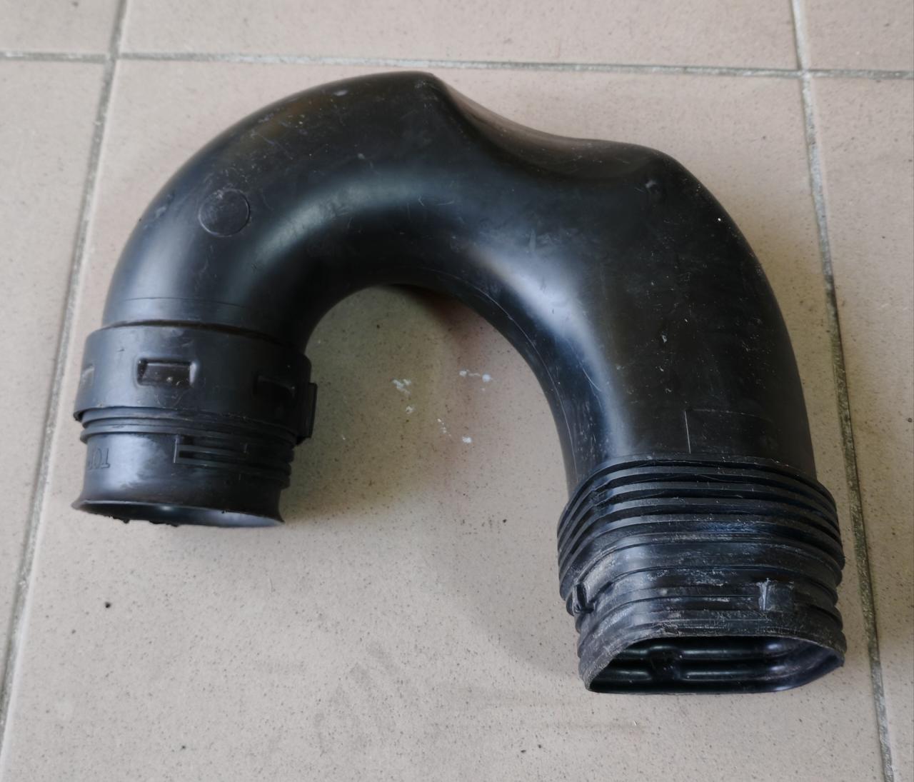 патрубок воздушного фильтра Volkswagen Tiguan 1 поколение 2009, 2.0 л., CBAB, дизель, МКПП, 5N0129618C - фото №1