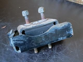 подушка крепления двигателя IVECO Daily 4 поколение 35S11 2009, 2.3 л., дизель, фургон, задний привод, 5801283685