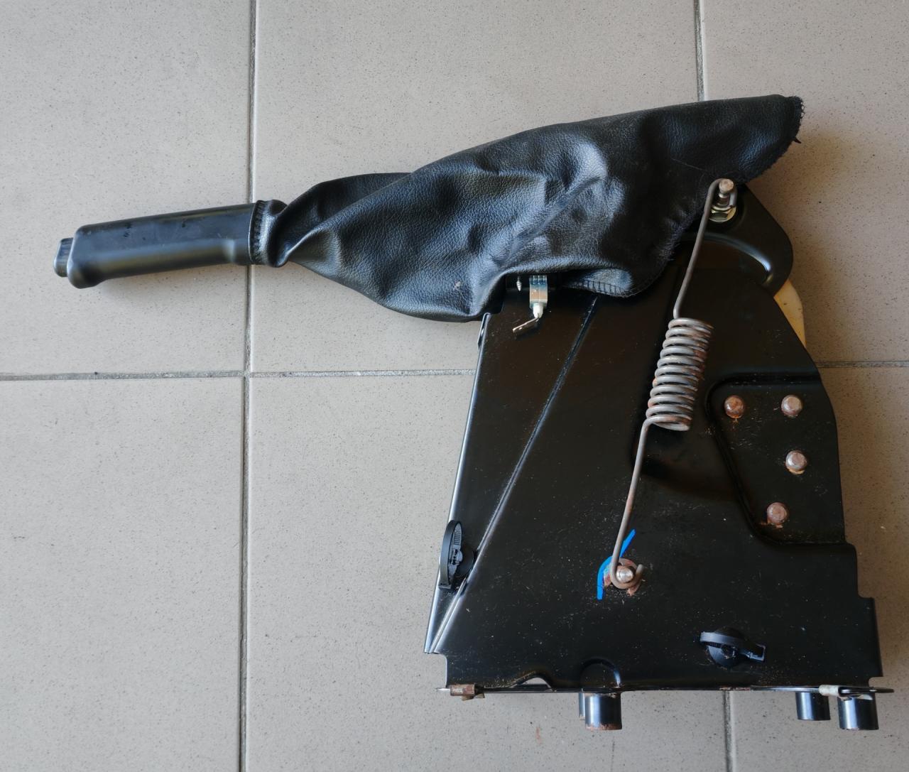 рычаг ручного тормоза (ручника) IVECO Daily 6 поколение 35c12 2017, 2.3 л., F1AFL411B, дизель, АКПП, грузовик, 504135616 - фото №1