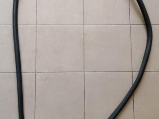 уплотнитель двери Volkswagen Tiguan 1 поколение 2009, 2.0 л., CBAB, дизель, МКПП, 5N0867913A