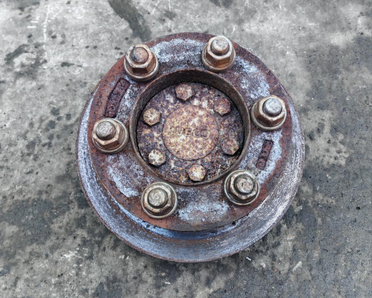 кулак поворотный правый IVECO Daily 3 поколение 2001, 2.8 л., дизель, МКПП, микроавтобус, 500338592 - фото №1