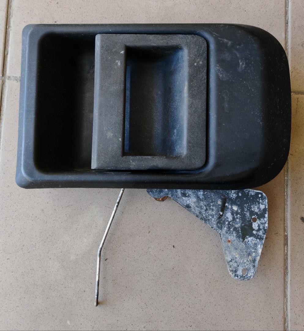 ручка наружная распашной двери правая IVECO Daily 3 поколение 2001, 2.8 л., дизель, МКПП, микроавтобус, 500352920, 504065079 - фото №1