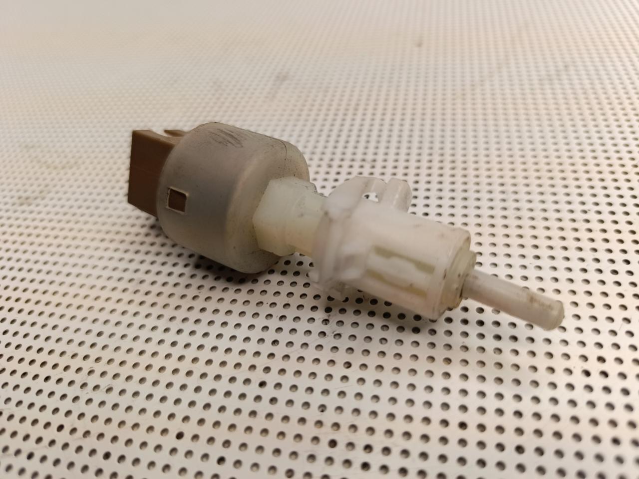 датчик педали сцепления IVECO Daily 4 поколение 40C12 2008, 2.3 л., F1AE0481GA, дизель, 5МКПП, микроавтобус, задний привод, B3653193 - фото №1