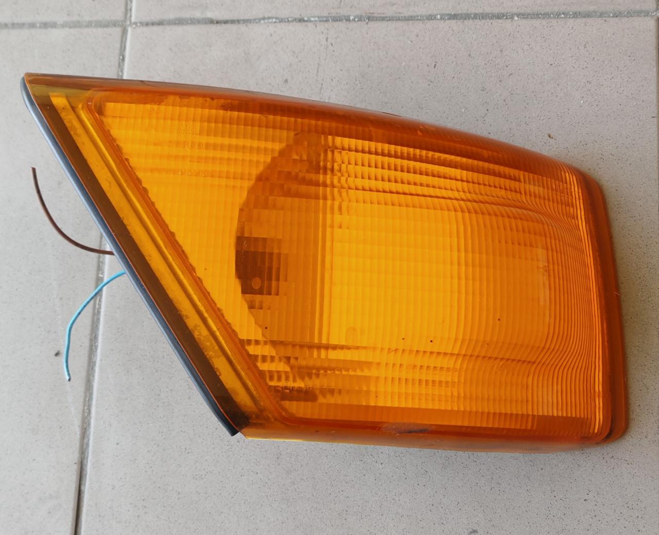 поворотник правый IVECO Daily 3 поколение 2001, 2.8 л., дизель, МКПП, микроавтобус, 1315106149 - фото №1