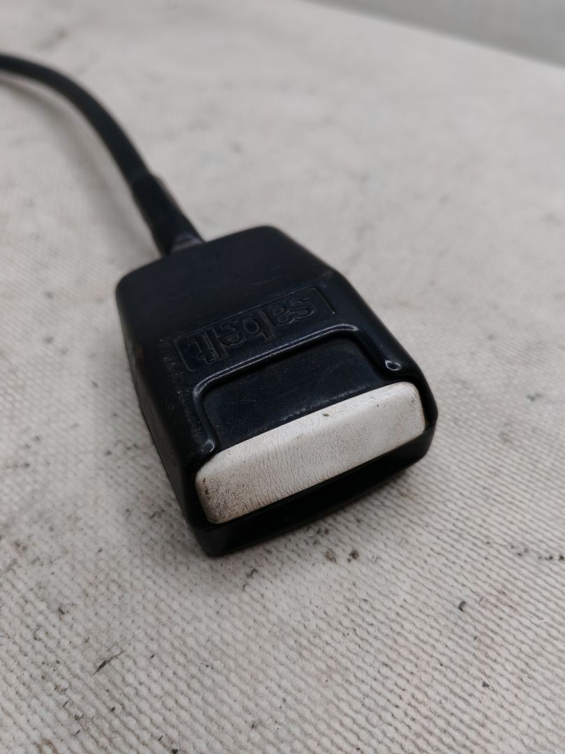 замок ремня безопасности IVECO Daily 2 поколение 35-8 1995, 2.5 л., 8140.07.3713, дизель, микроавтобус, задний привод - фото №1