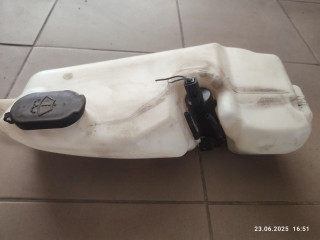 бачок омывателя Renault Duster 1 поколение HSM 2014, 1.6 л., K4M 696, бензин, 5МКПП, внедорожник 5 дв., 289102833R