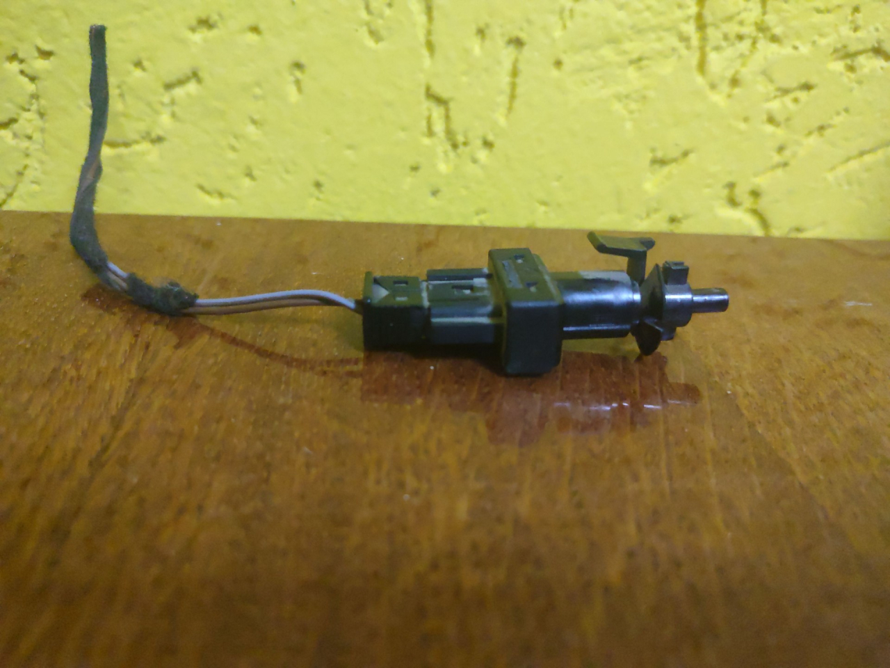 датчик педали сцепления Mercedes-Benz Vito W639 2006, 2.2 л., OM 646.983, дизель, 6МКПП, A0065451014, A0045452114 - фото №1