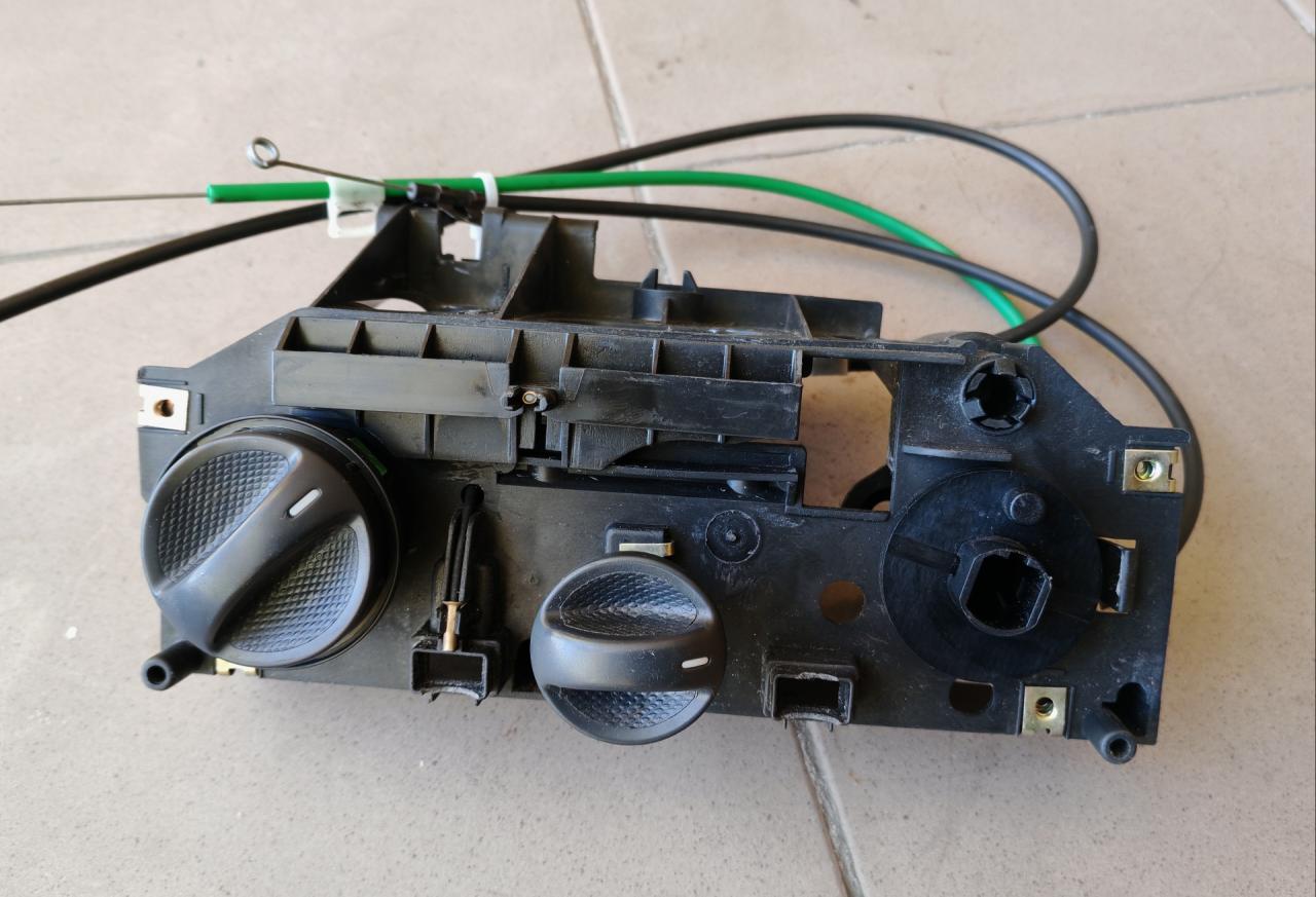 блок управления печки / климат-контроля IVECO Daily 3 поколение 2001, 2.8 л., дизель, МКПП, микроавтобус, 500344182 - фото №1