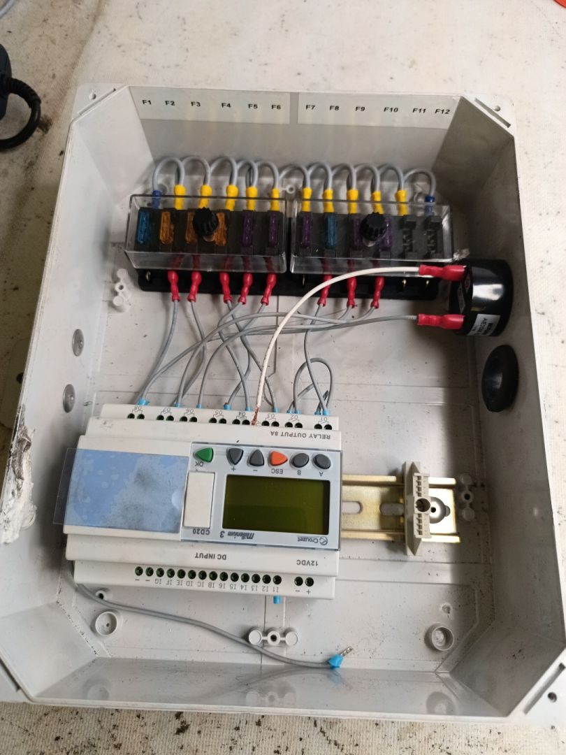 блок управления (другие) IVECO Daily 6 поколение 35c12 2017, 2.3 л., F1AFL411B, дизель, АКПП, грузовик, 88970055 - фото №1