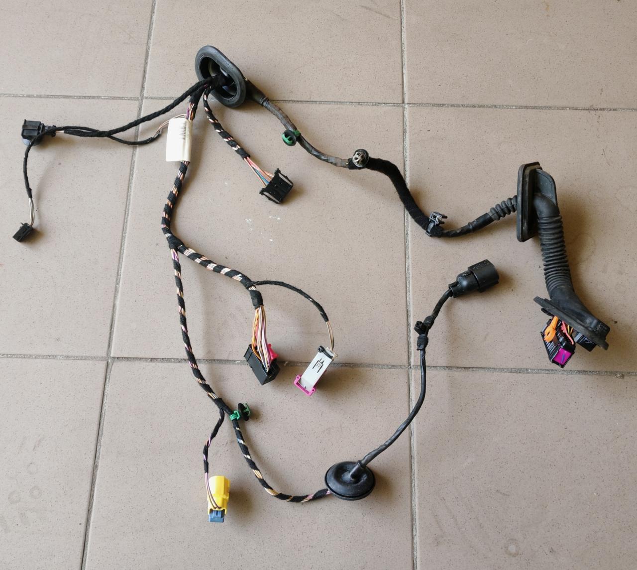 дверная проводка Volkswagen Tiguan 1 поколение 2009, 2.0 л., CBAB, дизель, МКПП, 5N2971121 - фото №1