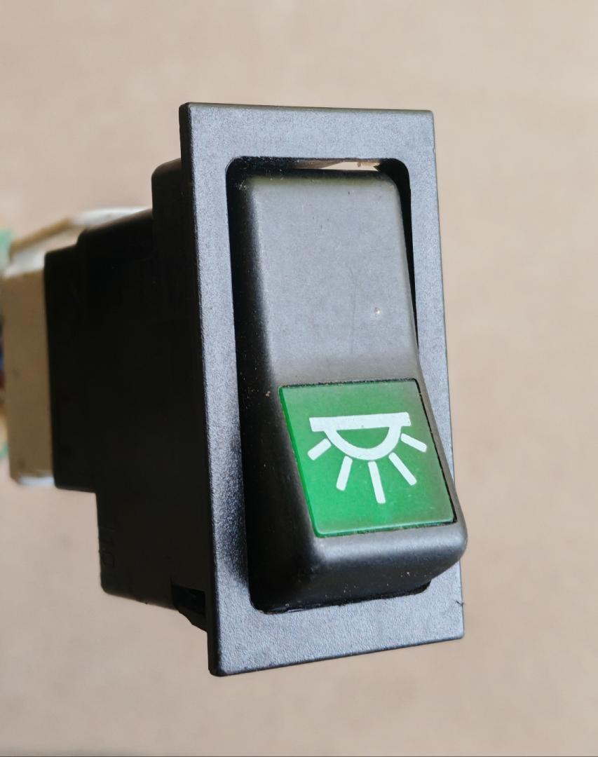 кнопка (выключатель) IVECO Daily 3 поколение 40C13 2005, 2.8 л., дизель, микроавтобус - фото №1