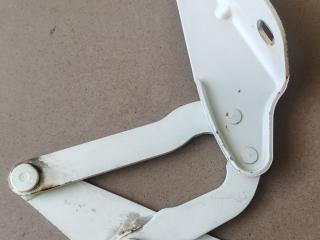 петля капота правая IVECO Daily 4 поколение 35S11 2011, 2.3 л., дизель, МКПП, фургон