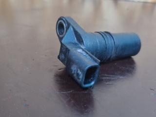 датчик коленвала Renault Duster 1 поколение HSA 2013, 1.5 л., K9K 896, дизель, 6МКПП, белый, внедорожник 5 дв., 8200885209