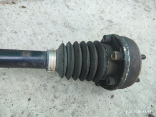 полуось передняя левая (приводной вал, ШРУС) Skoda Fabia 2 поколение [рестайлинг] 2011, 1.2 л., CGPA, бензин, 5МКПП, хетчбэк 5 дв.