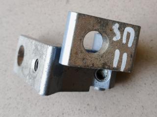 петля двери Volkswagen Tiguan 1 поколение 2009, 2.0 л., CBAB, дизель, МКПП, 5N0831402