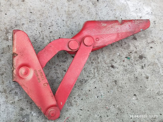 петля капота правая IVECO Daily 3 поколение 35s12 2004, 2.3 л., F1AE0481B, дизель, 5МКПП, микроавтобус, 56087045