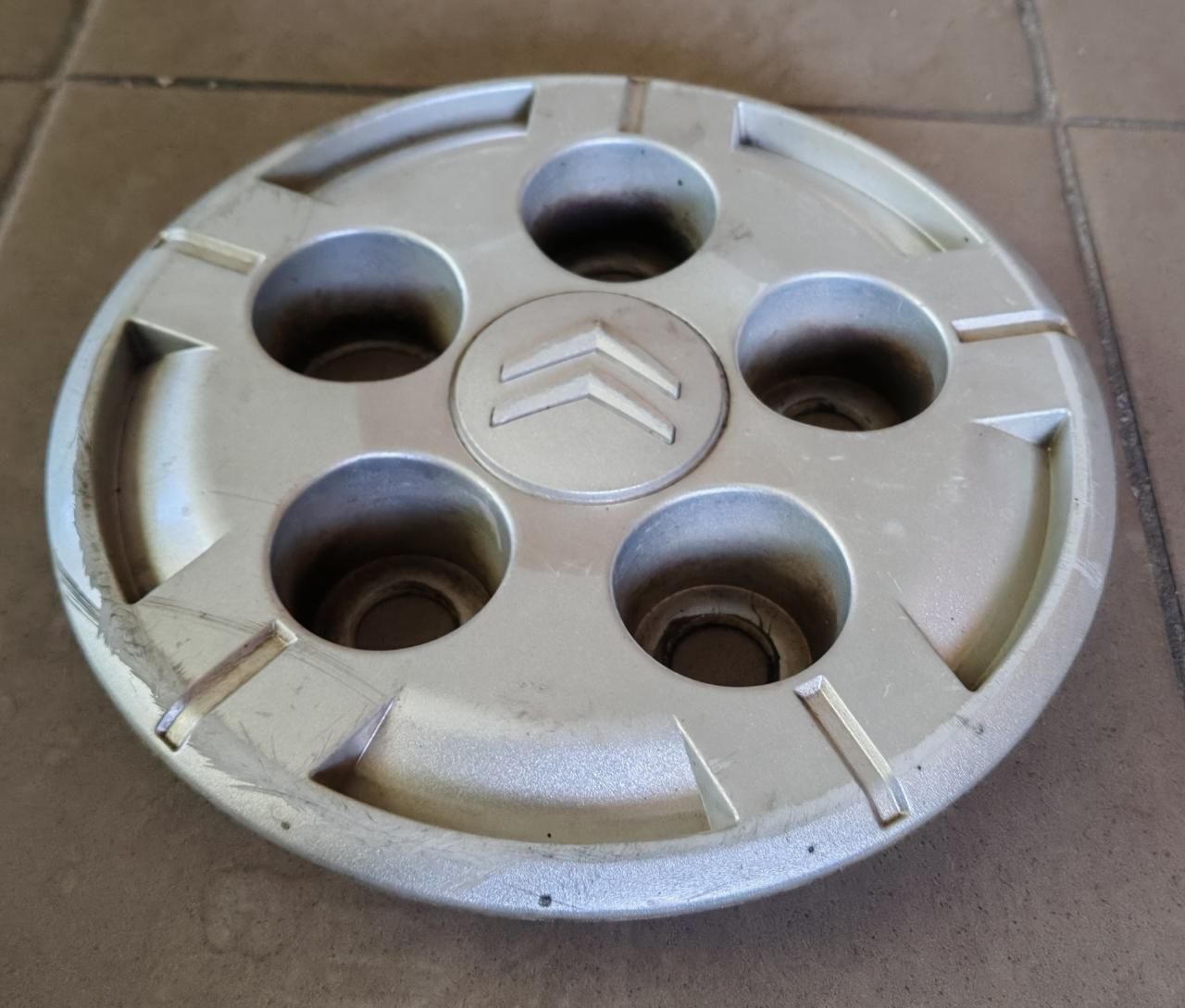 колпак колесный Citroen Jumper 2 поколение 2007, 2.2 л., 4HU (P22DTE), дизель, 6МКПП, микроавтобус, 1611985180 - фото №1