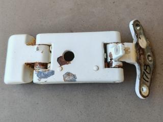 петля двери IVECO Daily 3 поколение 2001, 2.8 л., дизель, МКПП, микроавтобус, 500324295