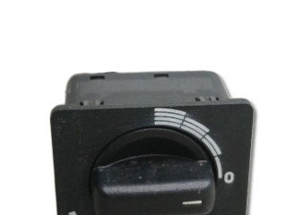 кнопка корректора фар IVECO Daily 2 поколение 35-8 1995, 2.5 л., 8140.07.3713, дизель, микроавтобус, задний привод, 98417698