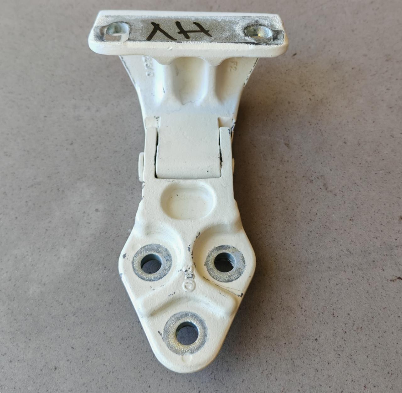 петля двери IVECO Daily 3 поколение 2001, 2.8 л., дизель, МКПП, микроавтобус, 97169415, 504131917 - фото №1