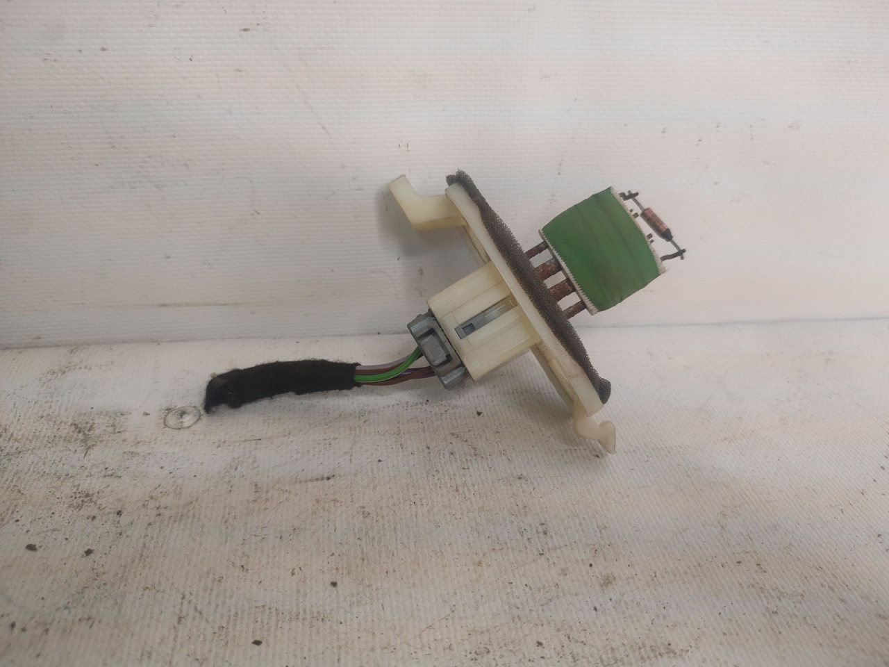 сопротивление печки Ford Transit 8 поколение L3H2 2017, 2.0 л., YMF6, дизель, 6МКПП, фургон, 1804471 - фото №1