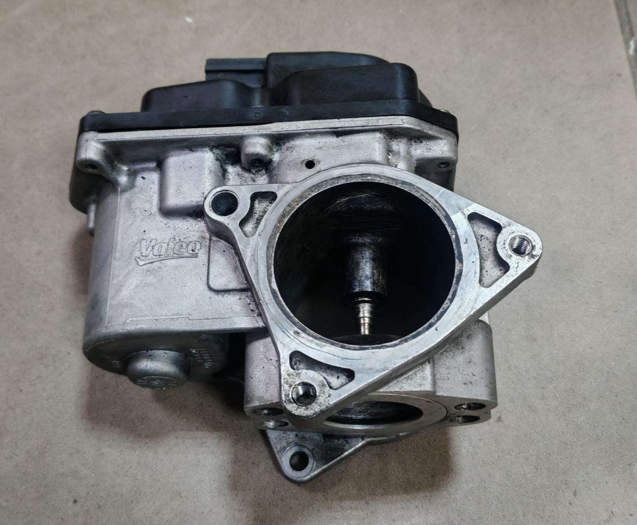 клапан EGR Volkswagen Tiguan 1 поколение 2009, 2.0 л., CBAB, дизель, МКПП, 03L131501K - фото №1