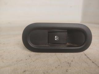 кнопка стеклоподъемника двери задней левой Renault Duster 1 поколение HSA 2013, 1.5 л., K9K 896, дизель, 6МКПП, белый, внедорожник 5 дв., 8200599913