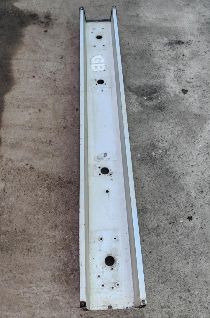 бампер задний IVECO Daily 4 поколение 35S11 2009, 2.3 л., дизель, фургон, задний привод, 93809670 - фото №1