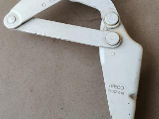 петля капота правая IVECO Daily 4 поколение 35C15 2008, 3.0 л., F1CE0481F, дизель, МКПП, микроавтобус, задний привод, 56087045, 504058770